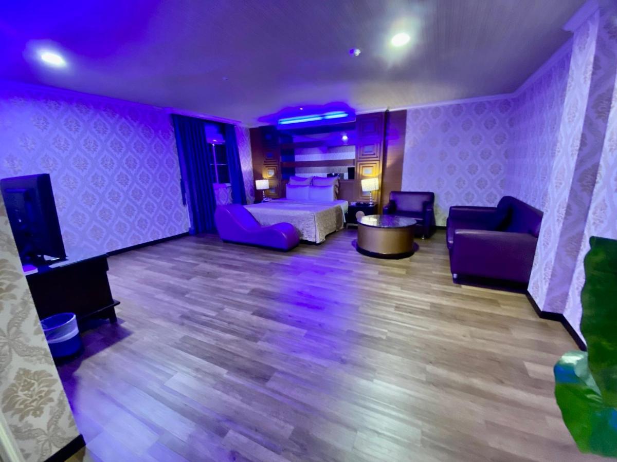 Huang Xing Motel Pingtung Exterior photo