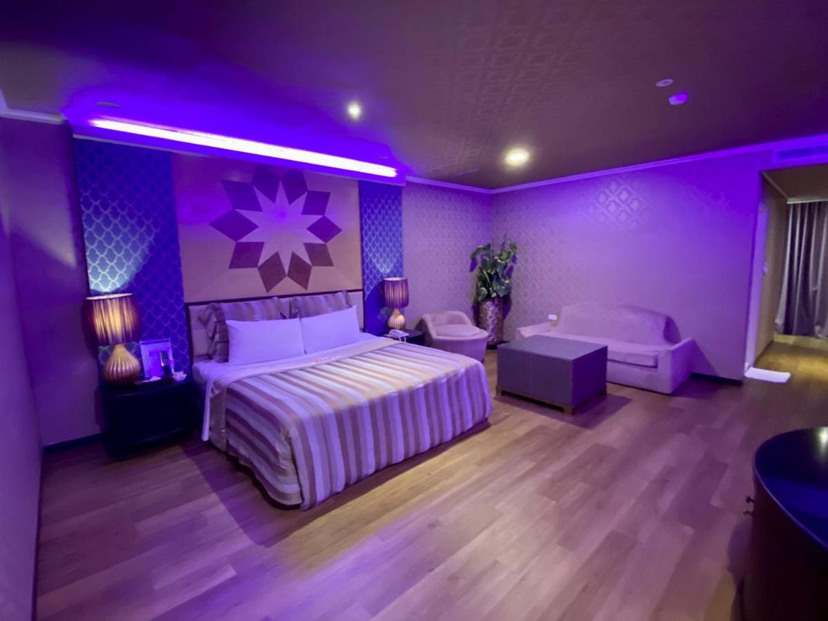 Huang Xing Motel Pingtung Exterior photo