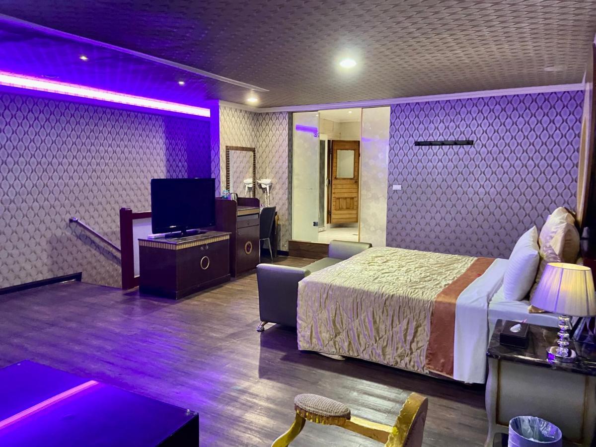 Huang Xing Motel Pingtung Exterior photo